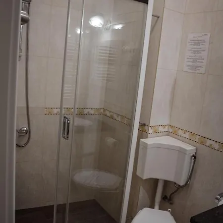 Hotel Golden Rose