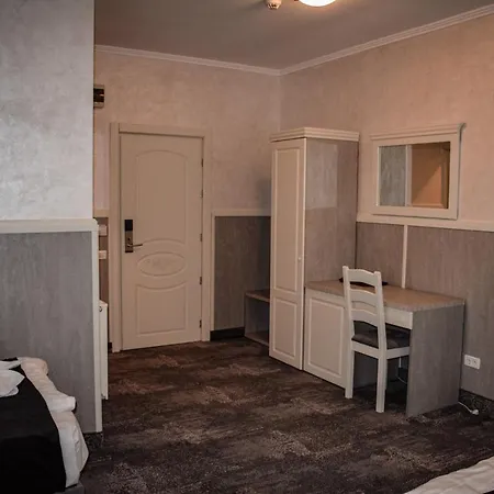 Hotel Golden Rose