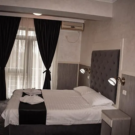 Hotel Golden Rose