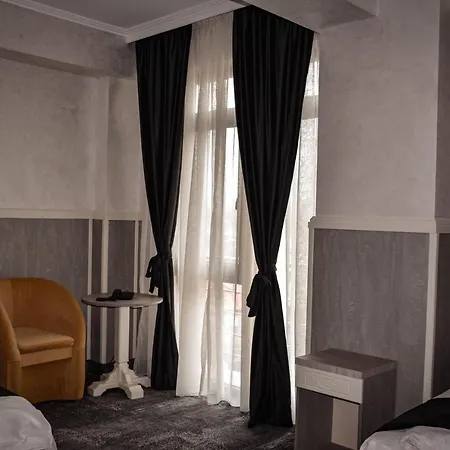 Hotel Golden Rose 3*