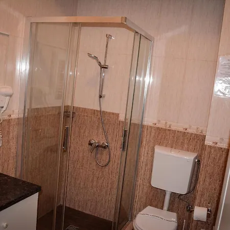 Golden Rose Hotel 3*